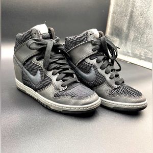 Nike Dunk Sky Hi BLK Hidden Wedge Sneaker